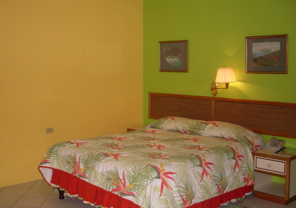 Coral Cove Marina Hotel Chaguaramas Экстерьер фото